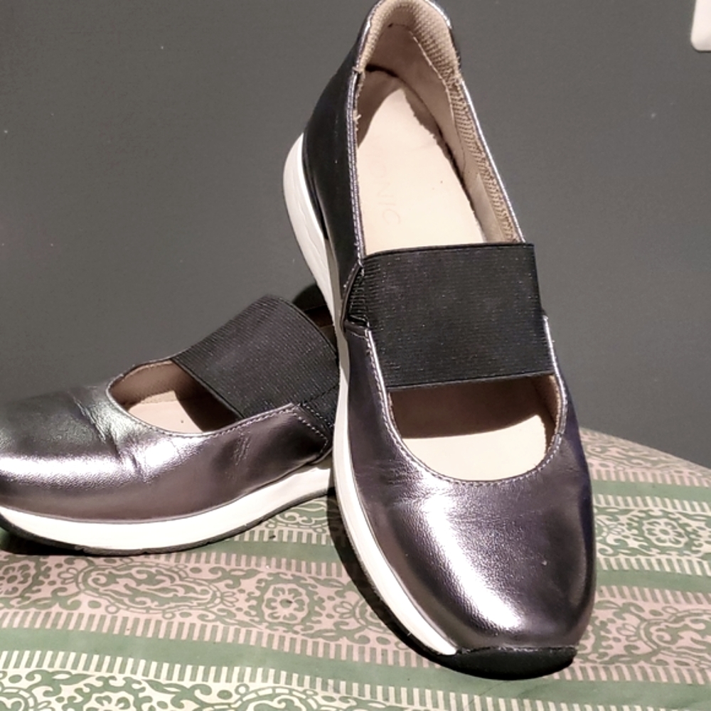 Vionic Sport MaryJane Size 8 Woman's EUR 39